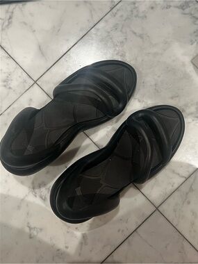 Camper Kobarah black sandals